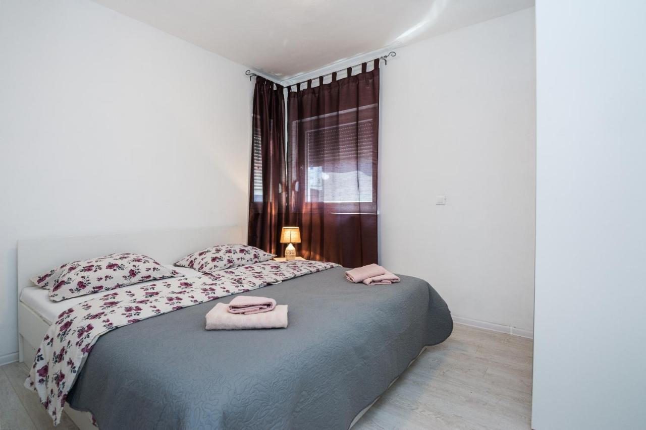 Apartments Krpan Vir Exterior photo